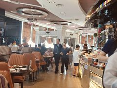 -荣誉国际酒店-云顶旋转餐厅