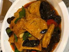 -兔行天下-鸿鹤鲜锅兔(中海国际店)