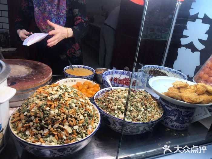 老马家马蓉蛋菜夹馍·腊牛肉夹馍(回民街店)果仁料图片