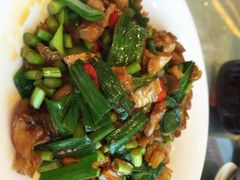 白辣椒肥肠-亢龙太子酒轩(东湖店)