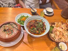 -老滇山寨•云南特色菜•地方菜•民族风情歌舞表演(金碧店)