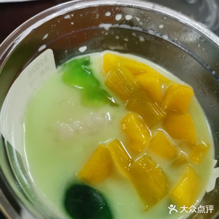 芒果糯米饭—喜茶vs奈雪