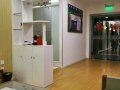 -瑞尔齿科(南京东路名人诊所)