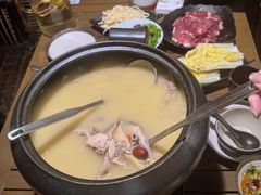 -汤宴·参须肚包鸡(南京路店)