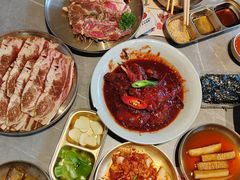 -草家酱蟹炭火烤肉店(珲春南路一店)