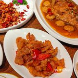 门头不起眼的湖北菜馆 是学生的校外食堂  