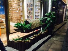 -猫的天空之城概念书店(杭州南宋御街店)