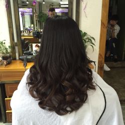-诗悦发型烫染SALON
