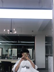 -88潮牌造型烫发·染发