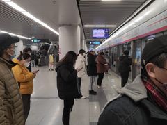 -新百广场(地铁站)