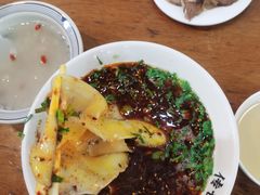 -牛一嘴·兰州牛肉面·大盘鸡(财富中心店)