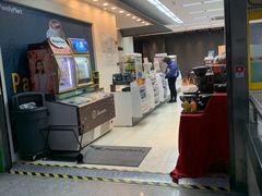 -全家便利店(江湾镇站店)