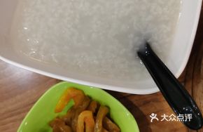 Congee with Side Dishes