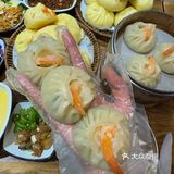 沈阳！！！新开的！！！油皮包子巨巨巨好吃。。