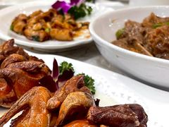 石岐乳鸽-轩记海鲜餐厅·四十五年老字号·经典粤菜(西区彩虹店)