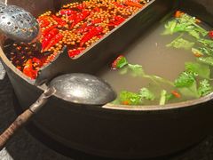 出山鸳鸯锅-三出山火锅(南京万象天地店)
