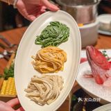 这家高奢海鲜火锅配享太庙！花小钱装大杯！