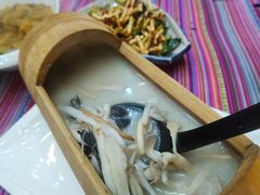 -香巴拉云南餐厅(华莱坞店)