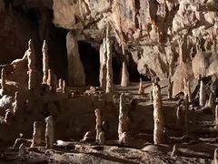 -波斯托伊纳溶洞