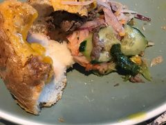 薄切牛肉流心蛋黄芝士圆法包-CHINCHIN 青青·泰国料理(万象食家店)