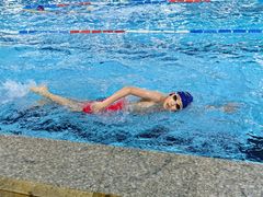 -梦翔龙湖滟澜山游泳俱乐部