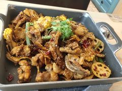 招牌悦蓉牛蛙干锅-精悦蓉(松江万达广场店)