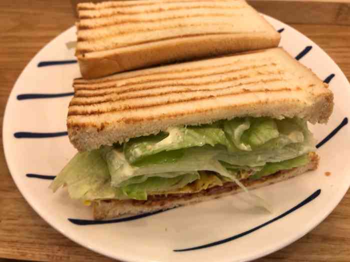 帕尼尼利亚(塘萍路店)-"最近很喜欢点家附近的这家三明治店,虽然经.