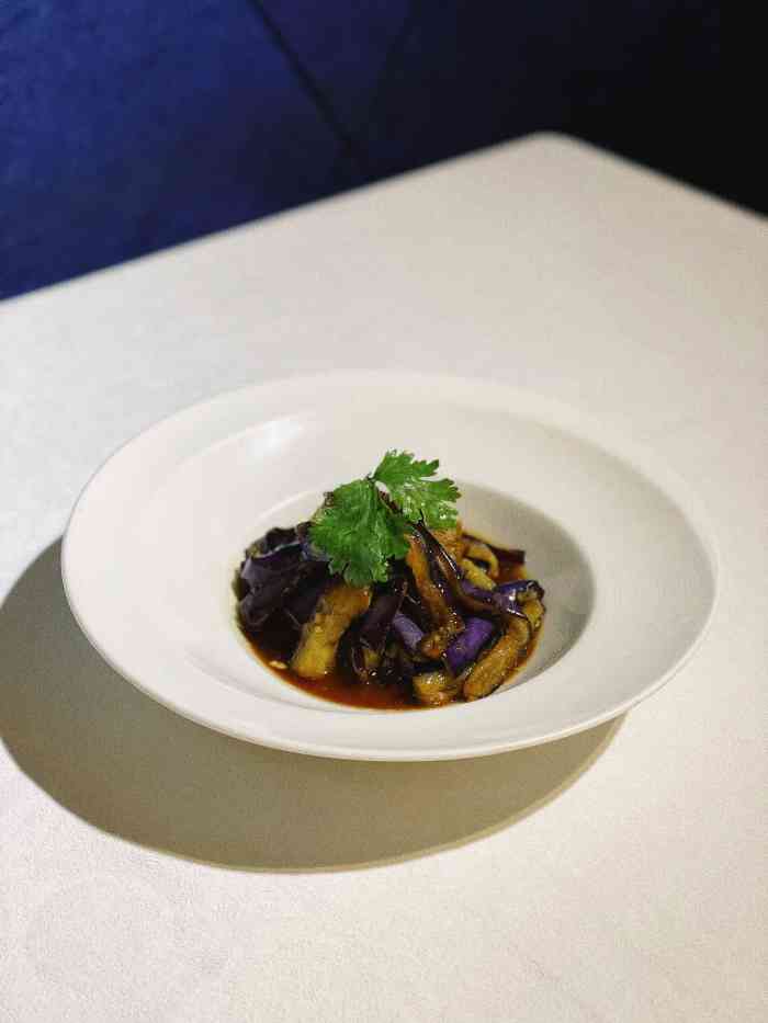 祥记燕翅鲍(朝阳门soho店)-"祥记燕翅鲍的特点是点一份主菜,店家会