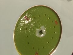 西葫芦瓜汤配扇贝刺身及黑鱼子酱-AZUL by FUEL蓝色·法式酒馆(琶醍店)