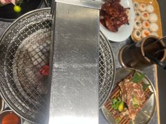 -草家酱蟹炭火烤肉店(珲春南路二店)