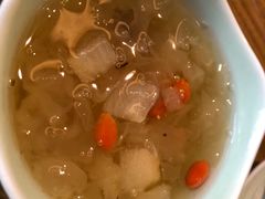 雪梨银耳汤-禾珍珠家常小馆(河南博物院店)