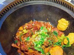 -雪乡人家东北菜·铁锅炖一切(高斯路店)