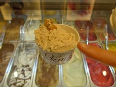 榛子冰激凌-VENCHI 闻绮(北京国贸商城店)