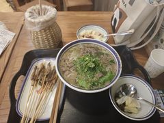 -云阿蛮云南生烫牛肉米线(奉贤路店)