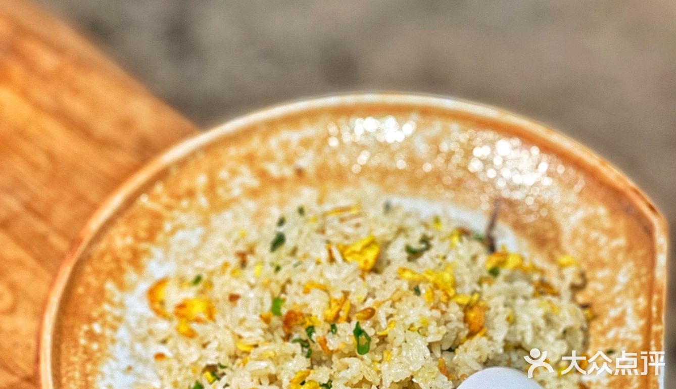🔵：单方面宣布这家火锅的锅底和蛋炒饭年度最佳