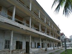 -吐斯廉屠杀博物馆