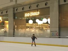 -冰纷万象滑冰场(深圳万象城店)