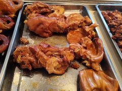 -鸿亨泰杂鱼馆(港馨家园店)