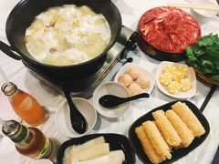 -鲜入围煮花胶鸡海鲜火锅