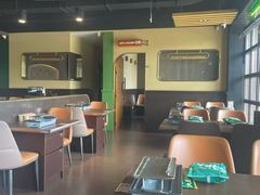-曼听小寨海鲜烧烤·大连辣炒大王(盖州街店)