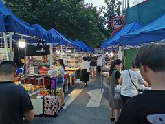 -吴山路夜市