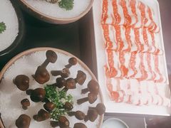 -鲜入唯煮·港式海鲜牛肉火锅(金宝街店)