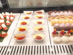 -亚洲国际大酒店·云顶阁旋转自助餐厅