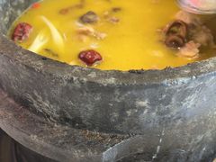 -鲁朗纳麦石锅鸡庄园