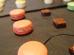 莓味马卡龙-北京王府井希尔顿酒店·万斯阁西餐厅