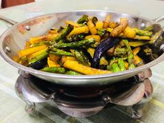 干锅地三鲜-天天向上素食餐厅(五台山店)