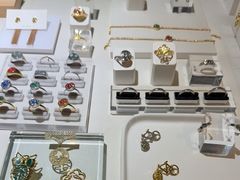 -LADY FAFA(巨鹿路陕西南路路口店)