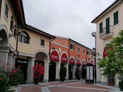 -佛罗伦萨小镇广佛名品奥特莱斯(疏港路店)