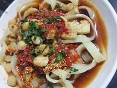 -烤肉小伙烤肉店