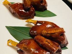脆皮玻璃妙龄鸽-Yan Ting 宴庭中餐厅(上海静安瑞吉酒店)